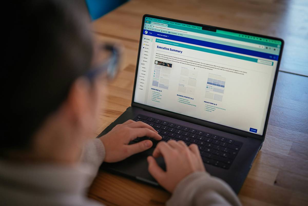 Screenshot highlighting important features of high-quality courses